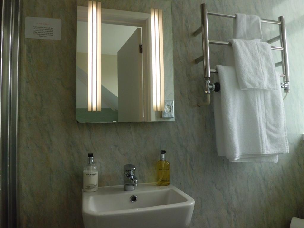 Fair Winds Guest House Brixham Habitación foto
